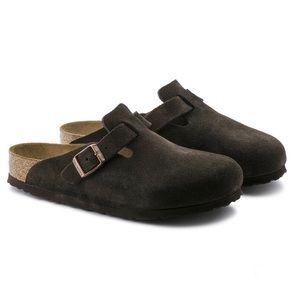 Birkenstock Boston Clogs in Mocha